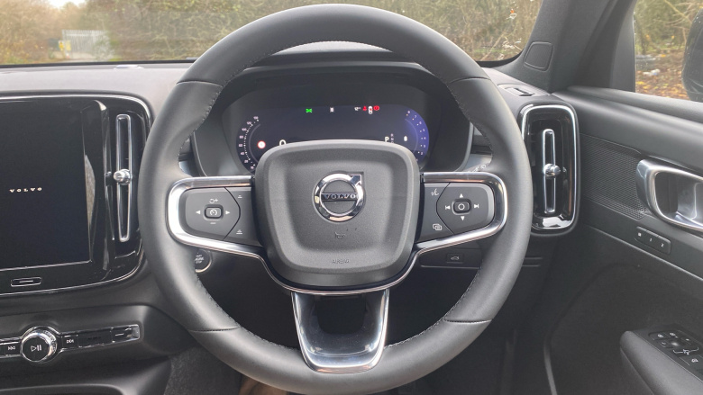 Volvo XC40 2.0 B3P Plus Dark 5dr Auto Petrol Estate